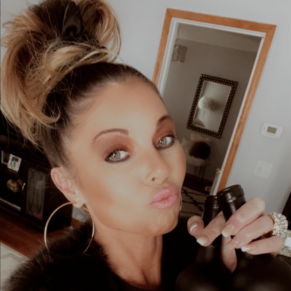 Meet your Posher, Tanya - Picture 2 of 6